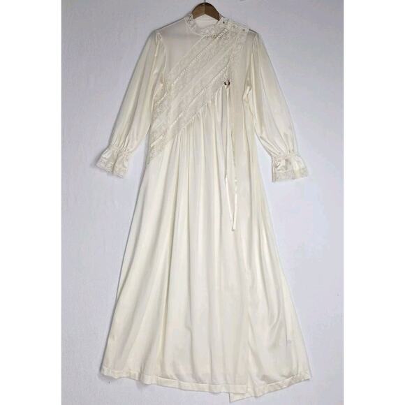 VTG Gilead Peignor Robe Sz L Ivory Satin Lace Accents High Neck Button - Picture 14 of 14